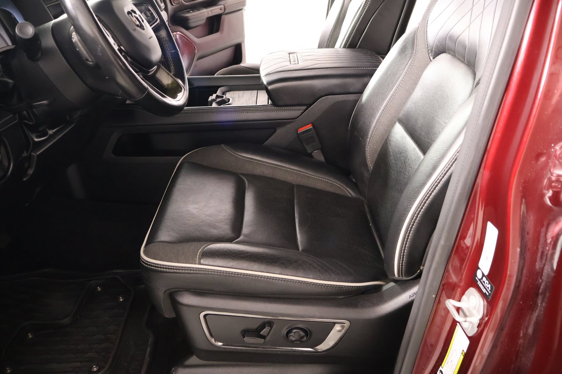 Used 2025 RAM 1500 Limited w/ Off Road Group AWD/4WD image 12