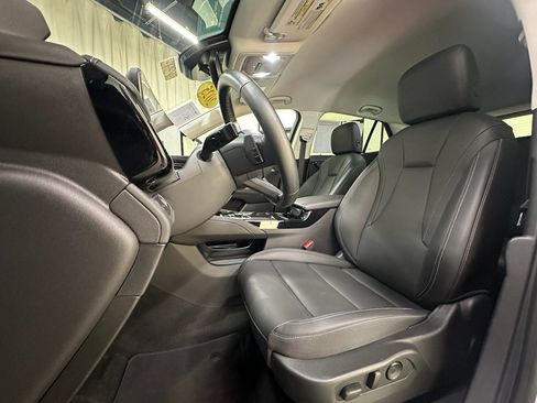 Used 2025 Buick Envision Preferred AWD/4WD image 23