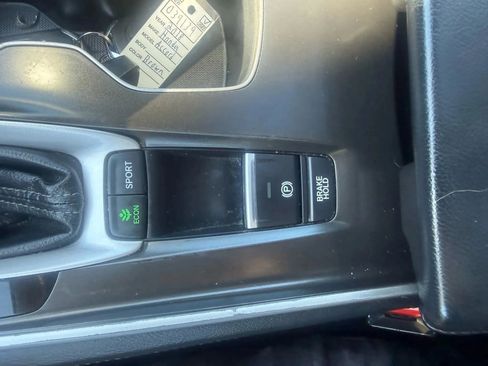 Used 2018 Honda Accord Touring image 28