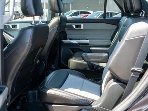 Used 2023 Ford Explorer XLT w/ Equipment Group 202A AWD/4WD image 11