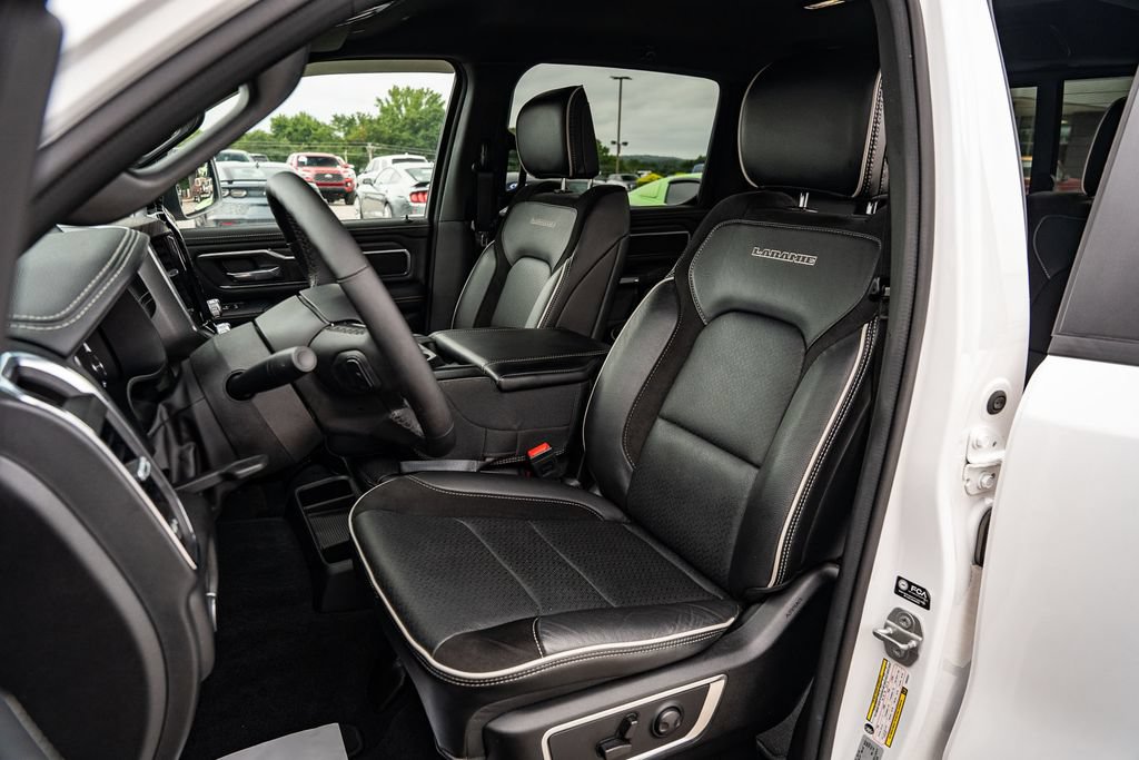 Used 2025 RAM 1500 Laramie AWD/4WD image 11