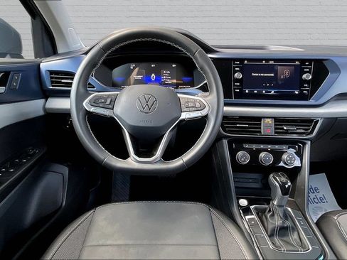 Used 2023 Volkswagen Taos SE FWD image 8