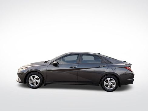 Used 2021 Hyundai Elantra SE image 9