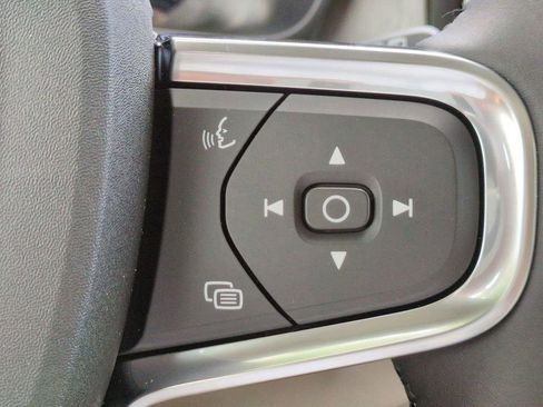 New 2025 Volvo XC40 B5 Plus w/ Protection Package Premier AWD/4WD image 21