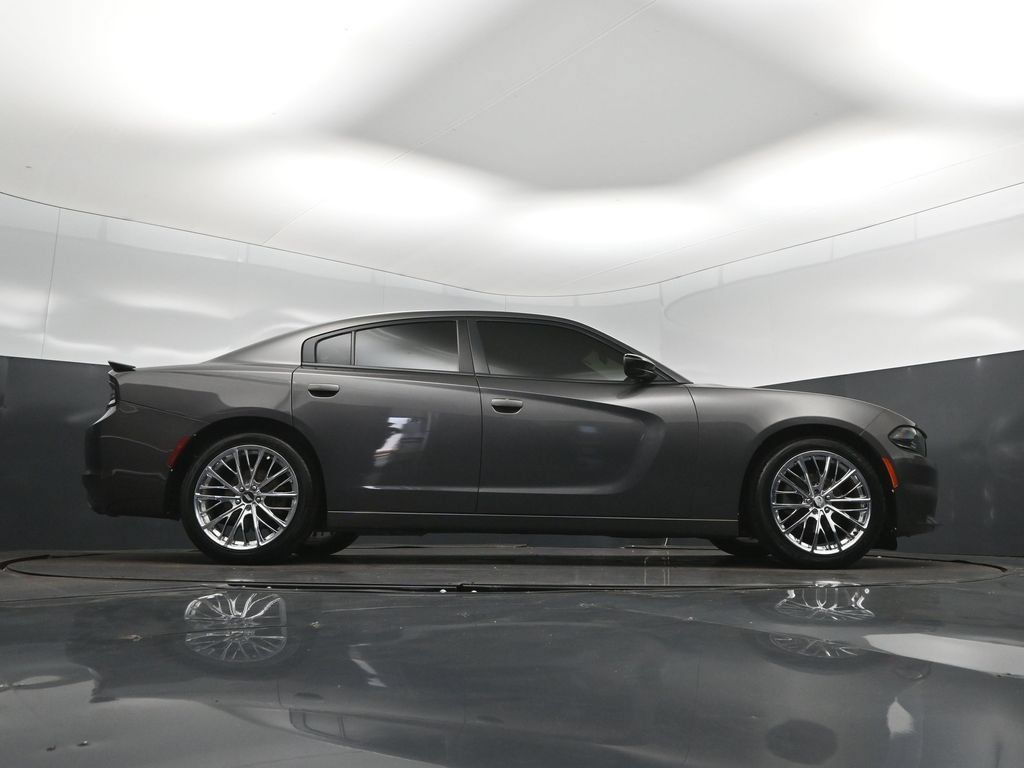 Used 2020 Dodge Charger SXT w/ Blacktop Package RWD image 43