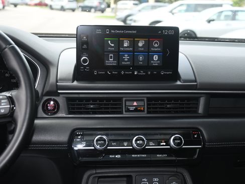 Used 2023 Honda Pilot Touring image 18