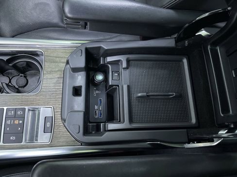 Used 2017 Land Rover Range Rover Sport HSE image 26