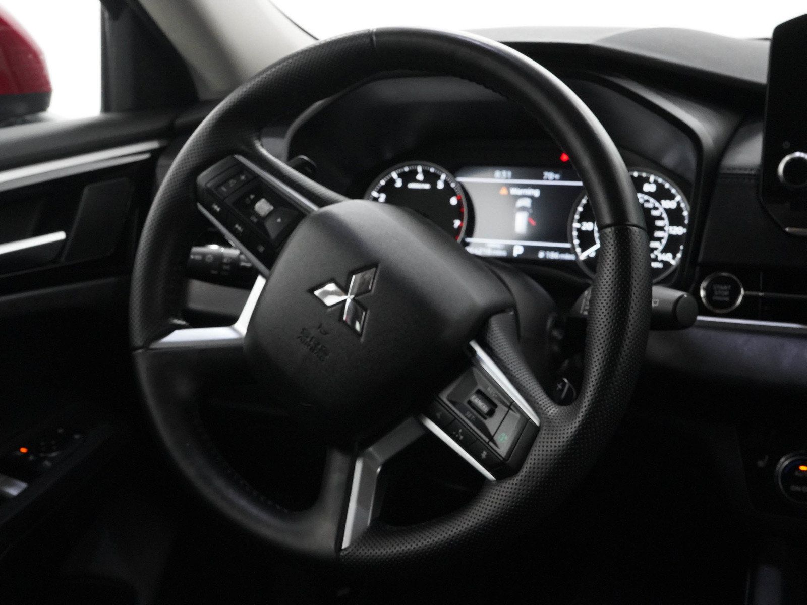 Used 2023 Mitsubishi Outlander SE AWD/4WD image 14