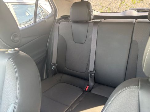 Used 2025 Buick Encore GX Preferred image 37