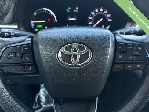 Used 2024 Toyota Sienna LE image 24