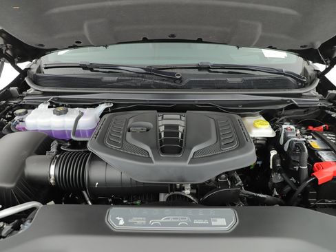 New 2024 Jeep Wagoneer L Series III w/ HD Trailer Tow Package image 5