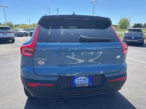 Used 2023 Volvo XC40 Recharge Plus AWD/4WD image 5