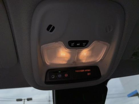 Used 2025 Chevrolet TrailBlazer LT image 42