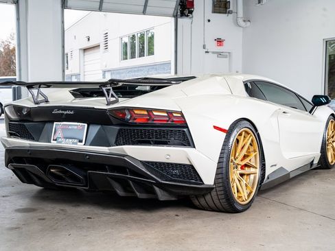 Used 2017 Lamborghini Aventador S image 6