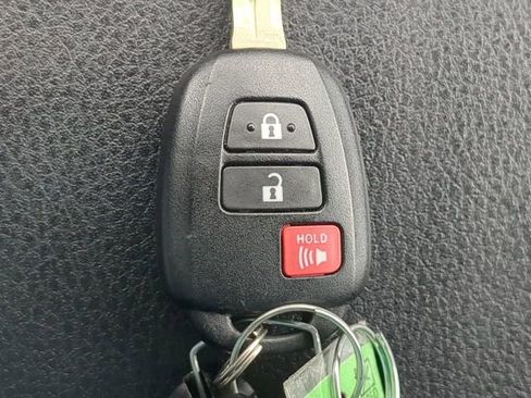 Used 2019 Toyota Tacoma TRD Sport AWD/4WD image 28