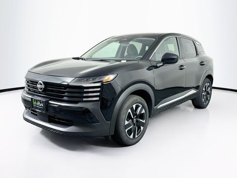 Used 2025 Nissan Kicks SV AWD/4WD image 3