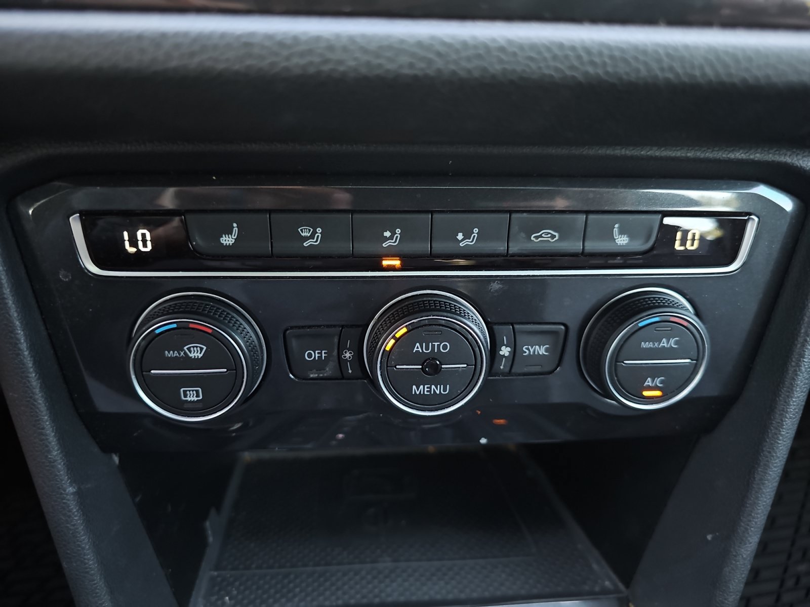 Used 2021 Volkswagen Tiguan SE R-Line AWD/4WD image 18