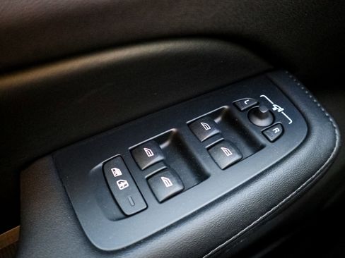 Used 2025 Volvo V60 B5 Cross Country Plus image 15