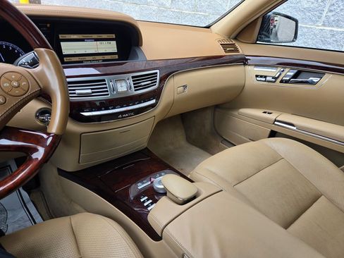 Used 2012 Mercedes-Benz S 550 4MATIC w/ Premium 2 Pkg image 24