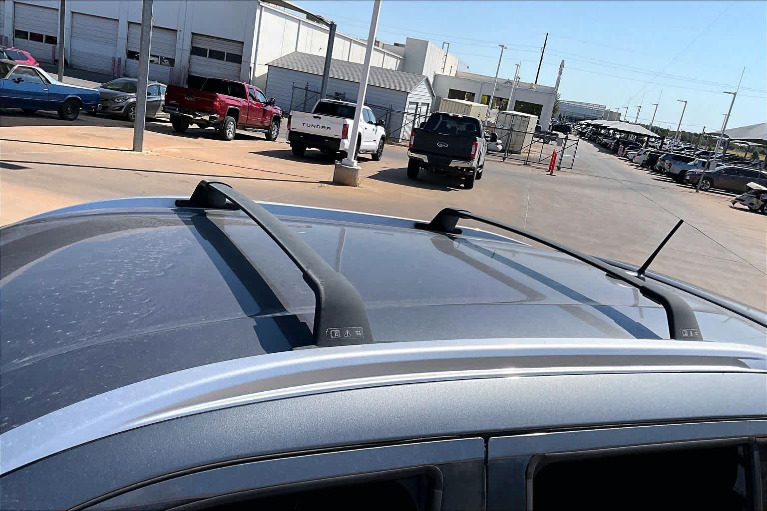 Used 2018 Nissan Kicks SR w/ Exterior Package FWD image 30