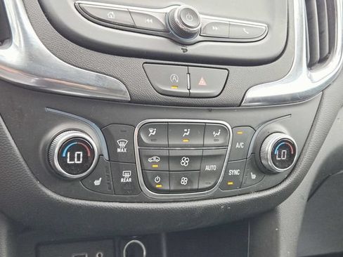 Used 2024 Chevrolet Equinox LT FWD image 23