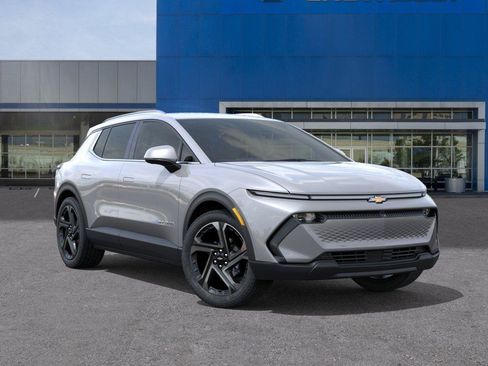 New 2026 Chevrolet Equinox EV LT w/ Convenience Package II FWD image 7