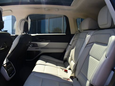 Used 2024 Lincoln Nautilus Black Label image 21