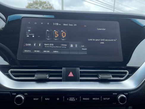 Used 2022 Kia Niro EX w/ Cold Weather Package image 13