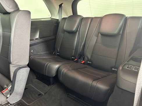 Used 2024 Mercedes-Benz GLS 450 4MATIC image 24