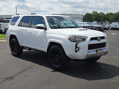 Used 2016 Toyota 4Runner Trail Premium AWD/4WD image 4