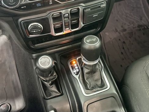 Used 2023 Jeep Wrangler Unlimited w/ Cold Weather Group AWD/4WD image 15