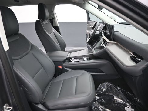 New 2026 Ford Explorer Active w/ Active Comfort Package image 27