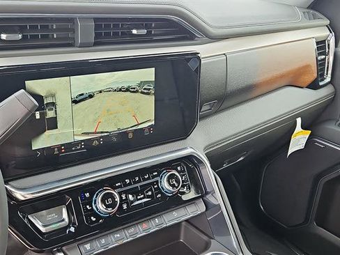 New 2025 GMC Sierra 2500 Denali w/ Denali Reserve Package image 38