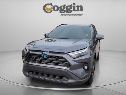 Used 2023 Toyota RAV4 XLE Premium image 31