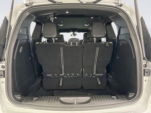 Used 2026 Chrysler Pacifica Select image 19