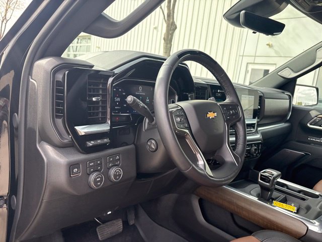 Used 2026 Chevrolet Silverado 1500 High Country w/ High Country Premium Package AWD/4WD image 11
