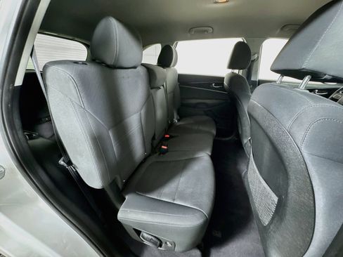 Used 2020 Kia Sorento S AWD/4WD image 26