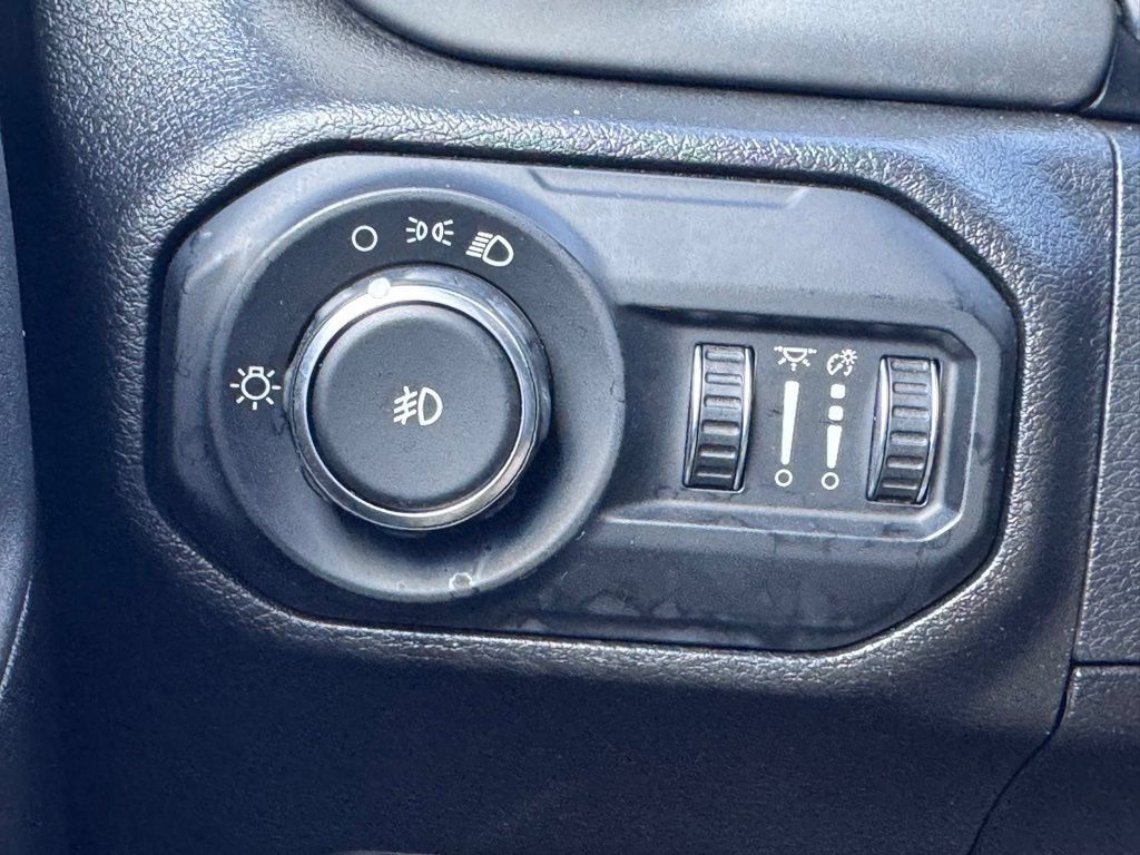 Used 2021 Jeep Wrangler Unlimited Sport AWD/4WD image 30
