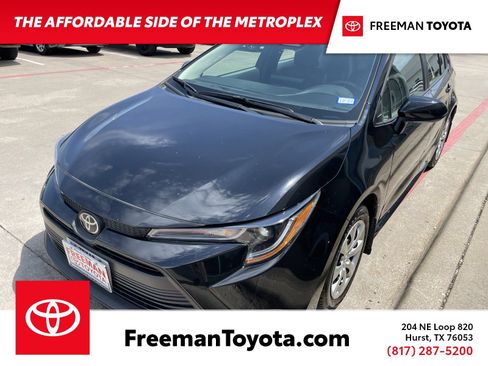 Used 2026 Toyota Corolla LE FWD image 1