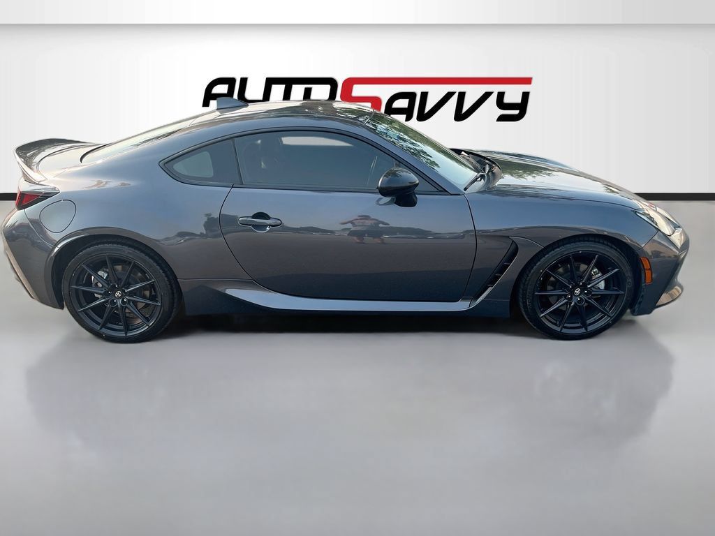 Used 2022 Toyota GR86 Premium w/ ALL Weather Mat Package (TMS) RWD image 8