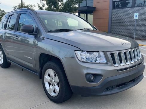 Used 2014 Jeep Compass Sport image 5