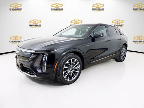 Used 2024 Cadillac Lyriq Sport RWD image 3