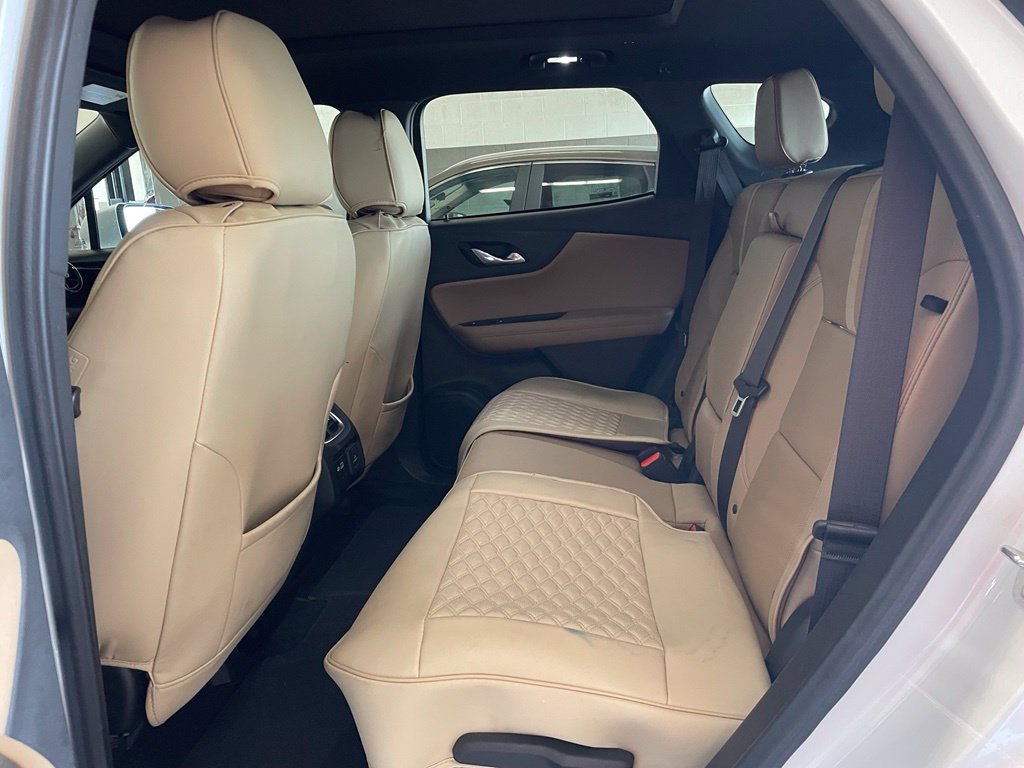 Used 2022 Chevrolet Blazer Premier w/ Enhanced Convenience Package FWD image 17