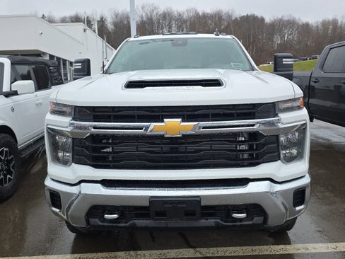 Used 2024 Chevrolet Silverado 2500 LT image 3