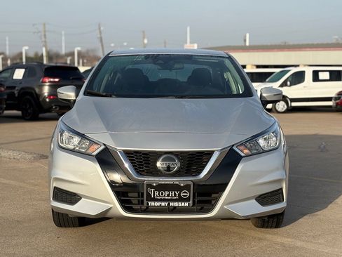 Certified 2020 Nissan Versa SV w/ Trunk Package image 4