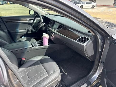 Used 2017 Genesis G80 3.8 RWD image 13