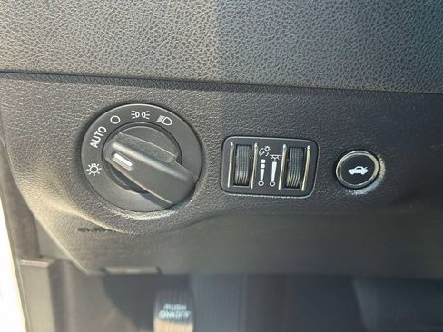 Used 2021 Dodge Charger SXT w/ Leather Interior Group RWD image 18