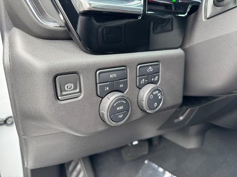 Used 2024 Chevrolet Silverado 1500 LT AWD/4WD image 16