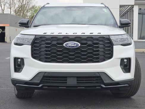 Used 2025 Ford Explorer ST-Line w/ ST-Line Street Pack AWD/4WD image 13