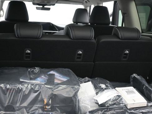 New 2026 INFINITI QX80 Luxe image 23